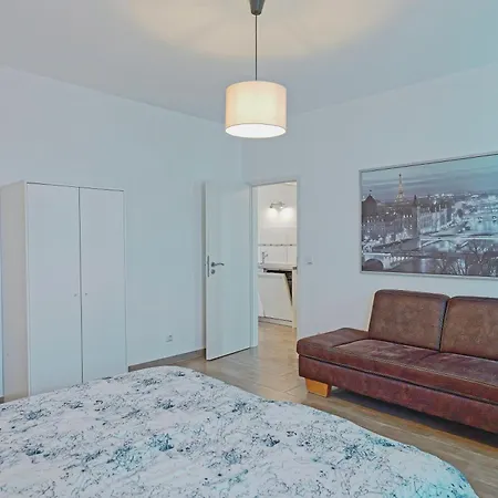 Apartment Big Family In *